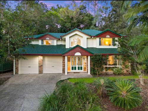 Shailer Park Villa | Spacious home in Shailer Park
