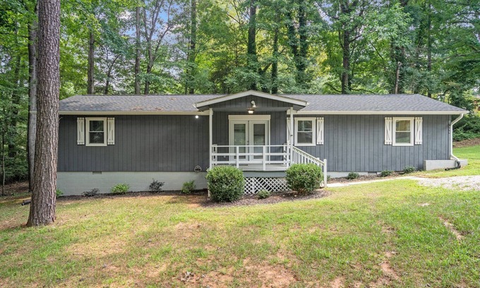 Northwest Raleigh House | Spacious home- near Airport, Crabtree Mall & Food