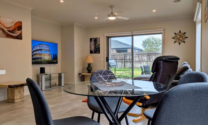 Curlewis House | Spacious home near Bellarine Peninsula Trail