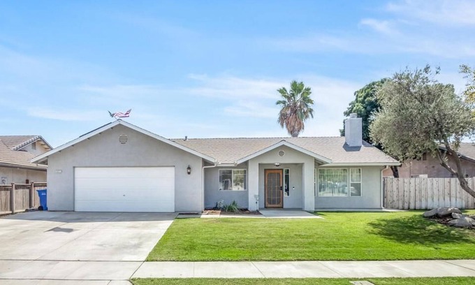 Lemoore House | Spacious Home near Surf Ranch w/Pool!