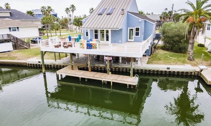 Jamaica Beach House | Spacious home on main canal.