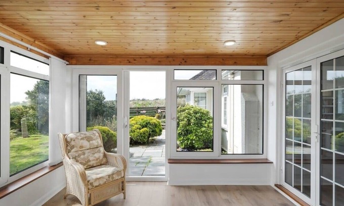 St. Just in Roseland House | Spacious Home & Tranquil Gardens nr St Mawes