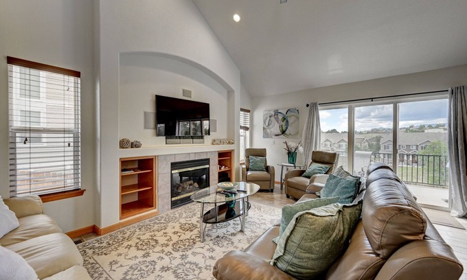 Northeast Colorado Springs House | Spacious home w/Mountain Views! Near Dining, Shops, Park, & Rec Center w/Pool.