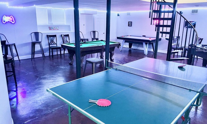 Hillsboro West End House | Spacious Home w/Massive Game Room/Close to Everything