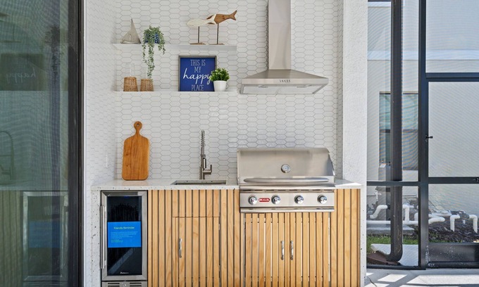 Florida Central Atlantic Coast House | Spacious Home w/Pvt Pool, Summer Kitchen, Game room, Themed Rooms & Club access