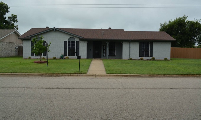 Forest Hill House | Spacious Home w/Yard · 15 Min to Fort Worth Fun