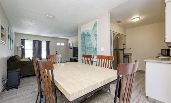Alto Pino House | Spacious home with Pool Table 10 minutes from Beaches and Speedway