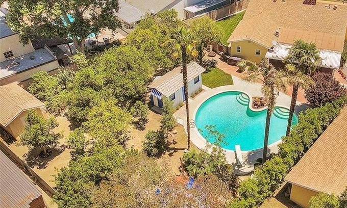 Northridge House | Spacious Home with Garden & Pool