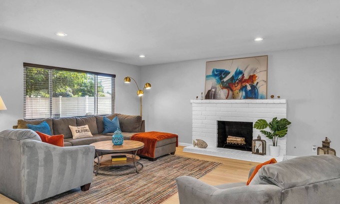 Lake Balboa House | Spacious Home with Gazebo, Lounge Near Lake Balboa