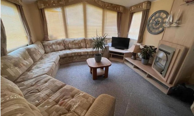 Great Yarmouth Apartment | Spacious & homely Static Caravan Norfolk Coast