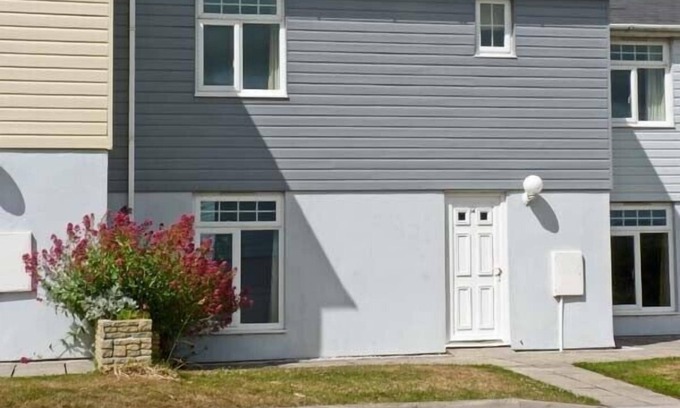 White Cross Cottage | SPACIOUS HOUSE - 4 BEDROOMS +3BATHROOM - WIFI Bar/Restaurant Play Areas