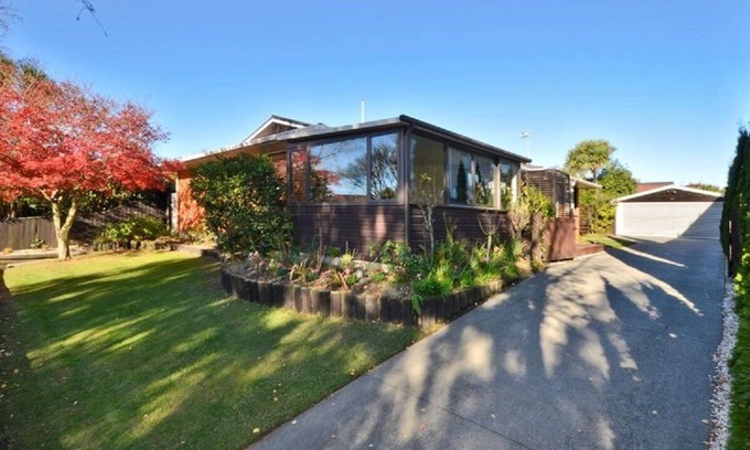 Avonhead House | Spacious House Highland Place Avonhead