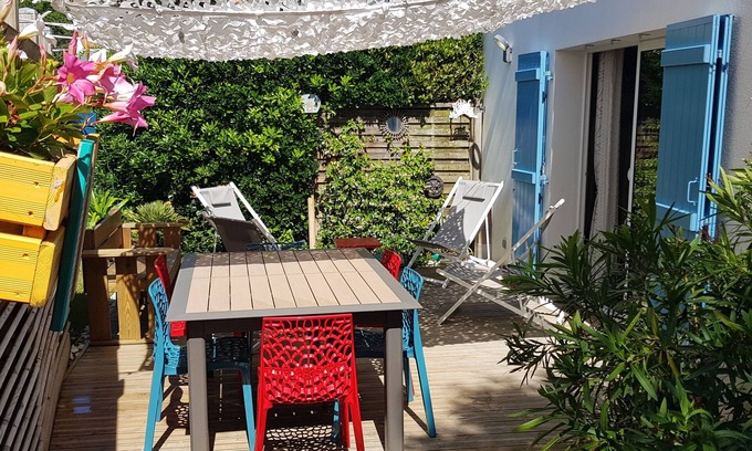 Olonne-sur-Mer House | spacious house in private residence with swimming pool