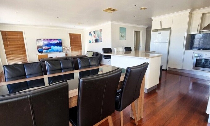 St. Albans House | Spacious house in St Albans