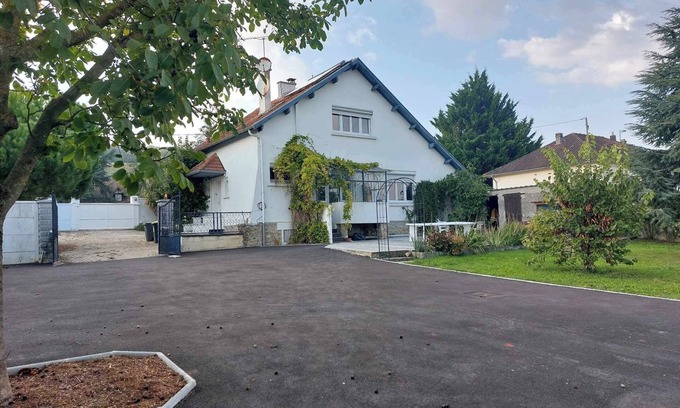 Gland House | Spacious house in Champagne: a bubble of relaxation for friends and family!