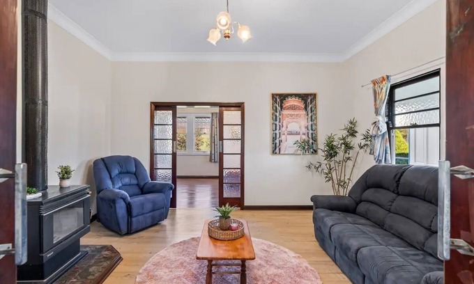 Drayton House | Spacious house in Drayton. Netflix, acreage Pets
