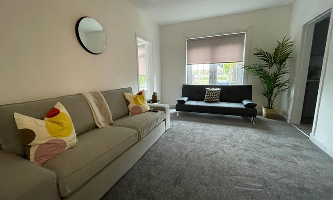 Glasgow House | Spacious House in Glasgow