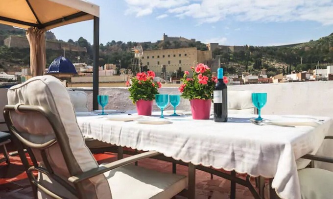 Sagunto House | SPACIOUS HOUSE IN THE HISTORICAL CENTER AND BEAUTIFUL VIEWS