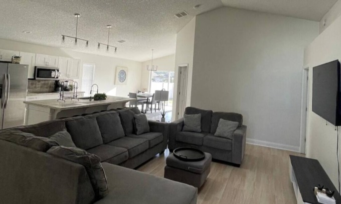 Florida Pines House | Spacious House near Dining and Attractions!