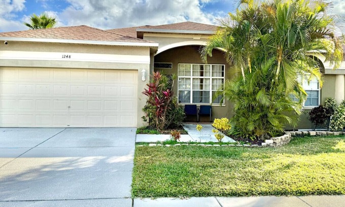 Brandon House | Spacious House w/Pool & Hot Tub near Tampa