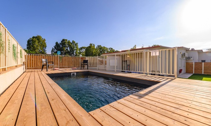 Shadmot Dvora House | Spacious house with a private pool in the Galilee landscape.