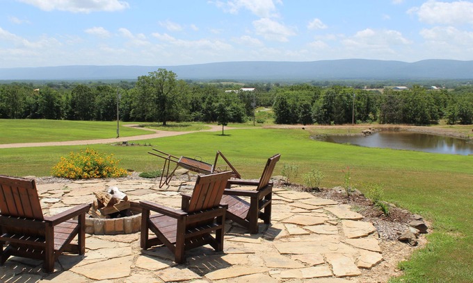 Talihina House | Spacious house with amazing mountain views in the Potato Hills