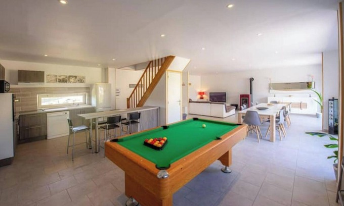 Curcy-sur-Orne House | SPACIOUS HOUSE WITH JACUZZI AND SAUNA