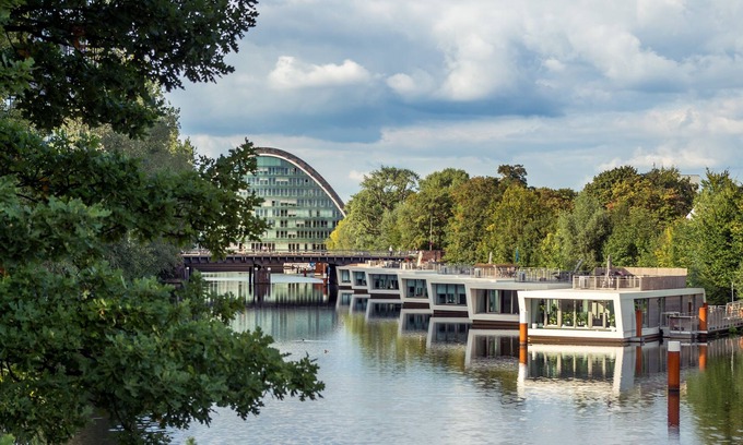 Hammerbrook Boat Rental | spacious houseboat - bungalow with roof terrace "downtown" Hamburg