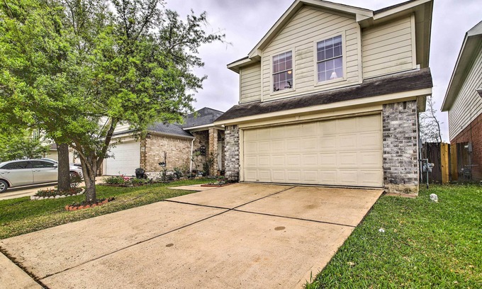 Clodine House | Spacious Houston Getaway < 18 Mi to Downtown!