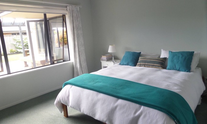 Stoke House | Spacious in Stoke