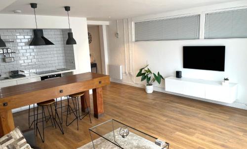 Deptford Apartment | Spacious Industrial style Apartment