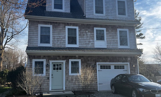 Jamestown House | Spacious Jamestown House - 6 Miles to Newport - Minutes from Beach