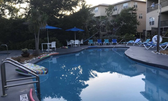 Key West Condo | Spacious Key West Condo at Coconut Mallory Resort & Marina
