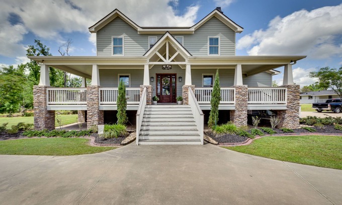 Prien House | Spacious Lake Charles Craftsman - Pet Friendly!