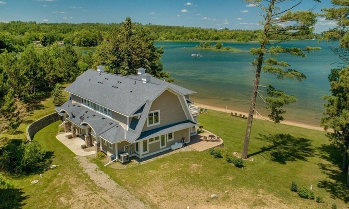 Walker Condo | Spacious Lakefront duplex on Leech Lake with beautiful views! #205
