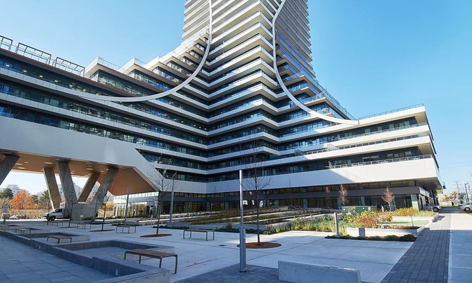 Humber Bay Condo | ★Spacious Lakeview Condo Near Downtown (Sleeps 6 adults + 2 kids)★