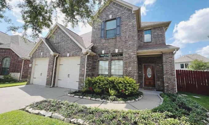Katy House | Spacious | Large Groups | Katy Mall, Parks!