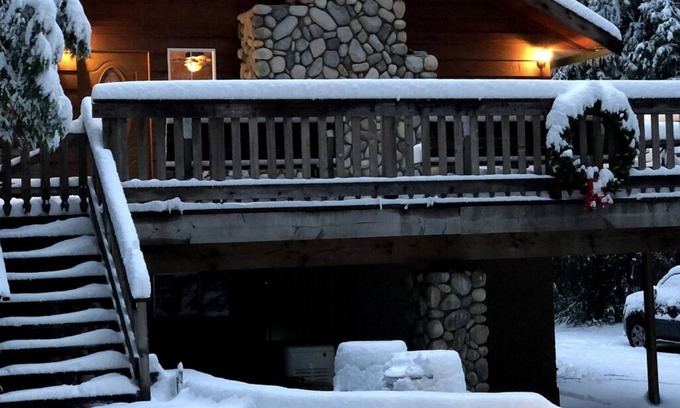 Glencoe House | Spacious Large Homestyle Family Cabin in LMP Arnold