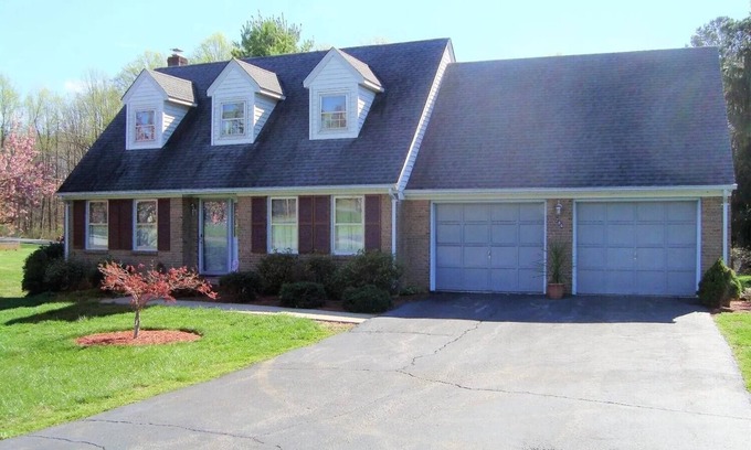 Lynchburg House | Spacious living 3+ bedrooms and huge back yard. 2-car garage & basement