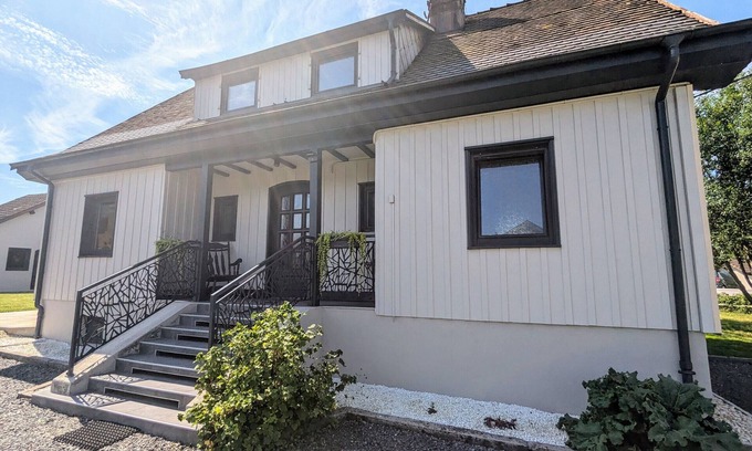 Saulcy-sur-Meurthe Cottage | Spacious lodge, modern comfort, peaceful garden
