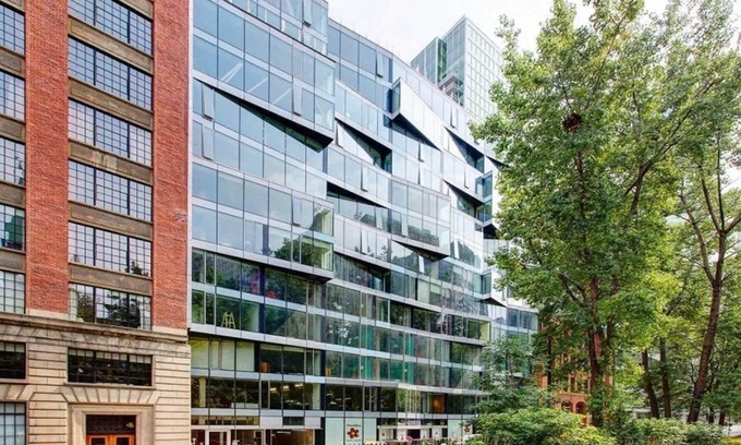 International District Apartment | Spacious Loft in Heart of Montreal, Prime Location!