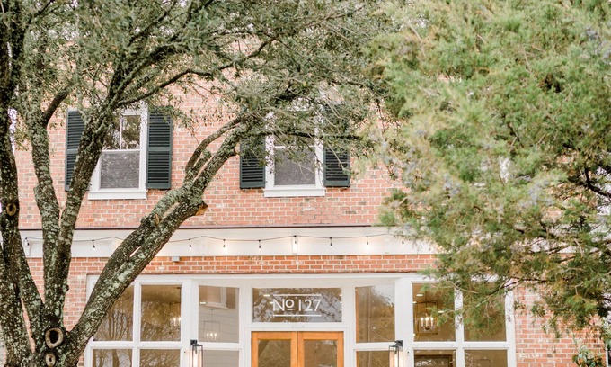 Morehead City Condo | Spacious Loft on Middle Lane in Historic Downtown Beaufort