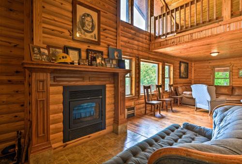 Fairland House | Spacious Log Cabin in Fairland, 1 Mi to Grand Lake