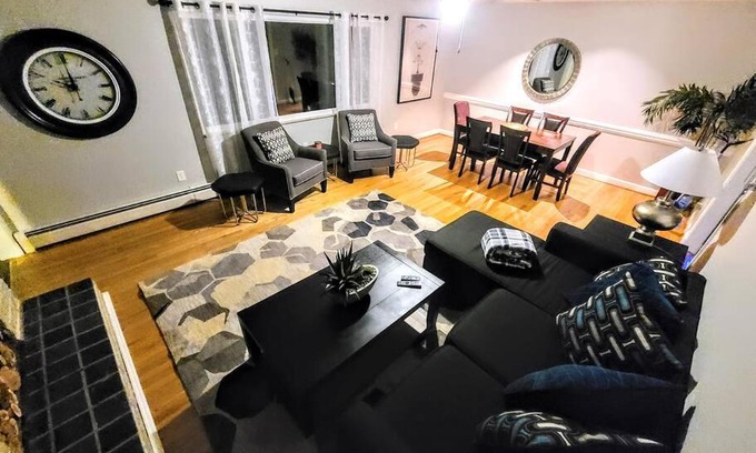 Mosby Apartment | Spacious & Lovely 4BR Apartment in Mechanicsville