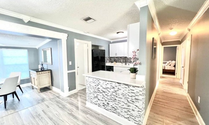 West Palm Beach Villa | Spacious & Luxurious Villa - Large Fenced Backyard