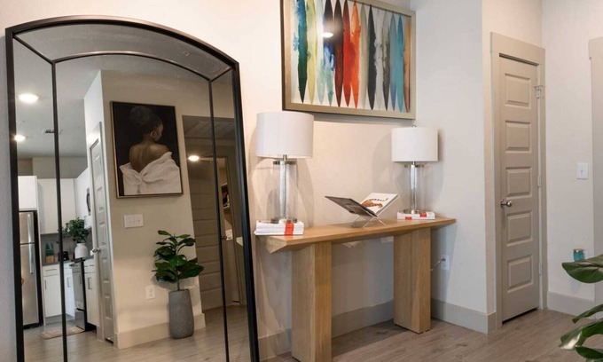 Woodlake - Briar Meadow Apartment | Spacious Luxury Apartment in Galleria HTX