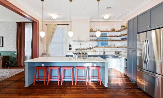 Faubourg Lafayette Bed & Breakfast | Spacious Luxury Retreat w/Award-Winning Interiors