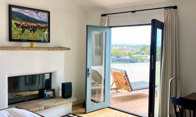 Laguna House | Spacious Luxury Villa in Downtown Santa Barbara