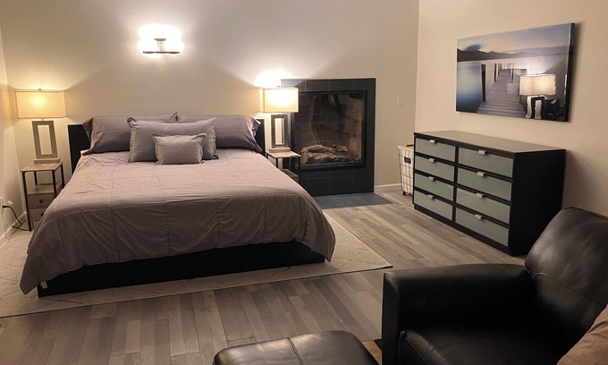 South Scottsdale House | Spacious McCormick Ranch 4BR/3BA, Resort Pool, WIFI, BBQ, Patio Heater, Parking