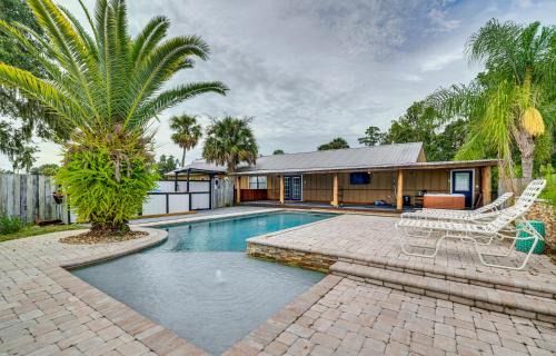 Micanopy House | Spacious Micanopy Farmhouse with Luxurious Pool!